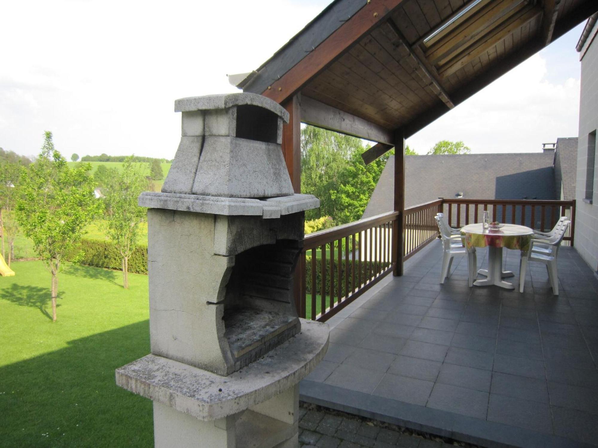 Contemporary Holiday Home In Houffalize With Private Garden エクステリア 写真