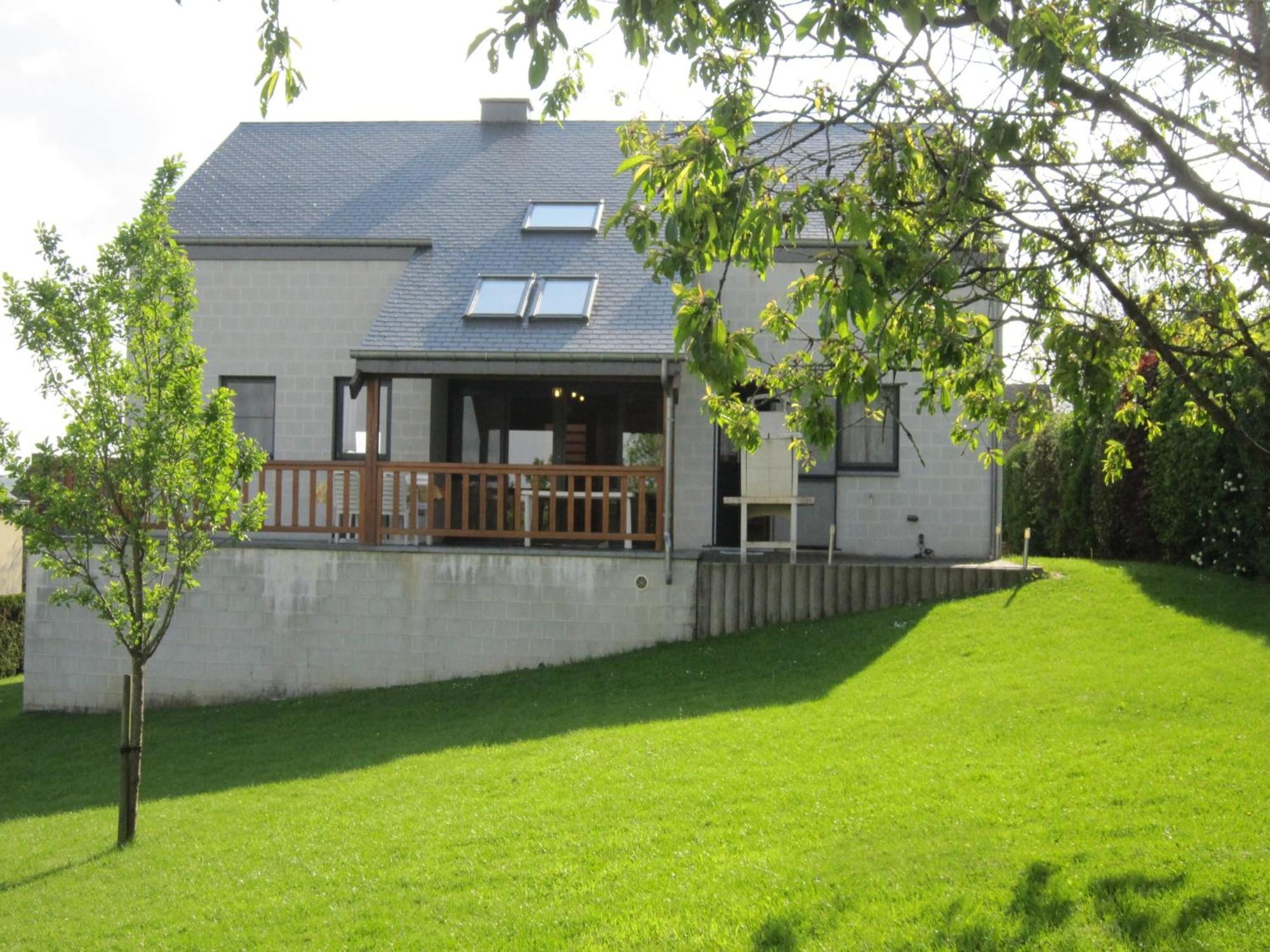 Contemporary Holiday Home In Houffalize With Private Garden エクステリア 写真